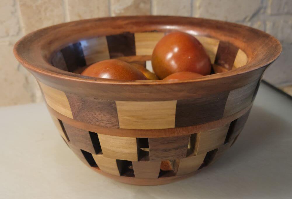 Bowl with open and closed segments