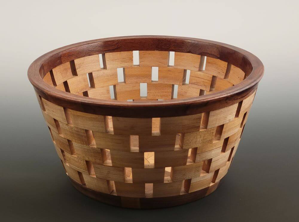 Open segmented 'basket' bowl